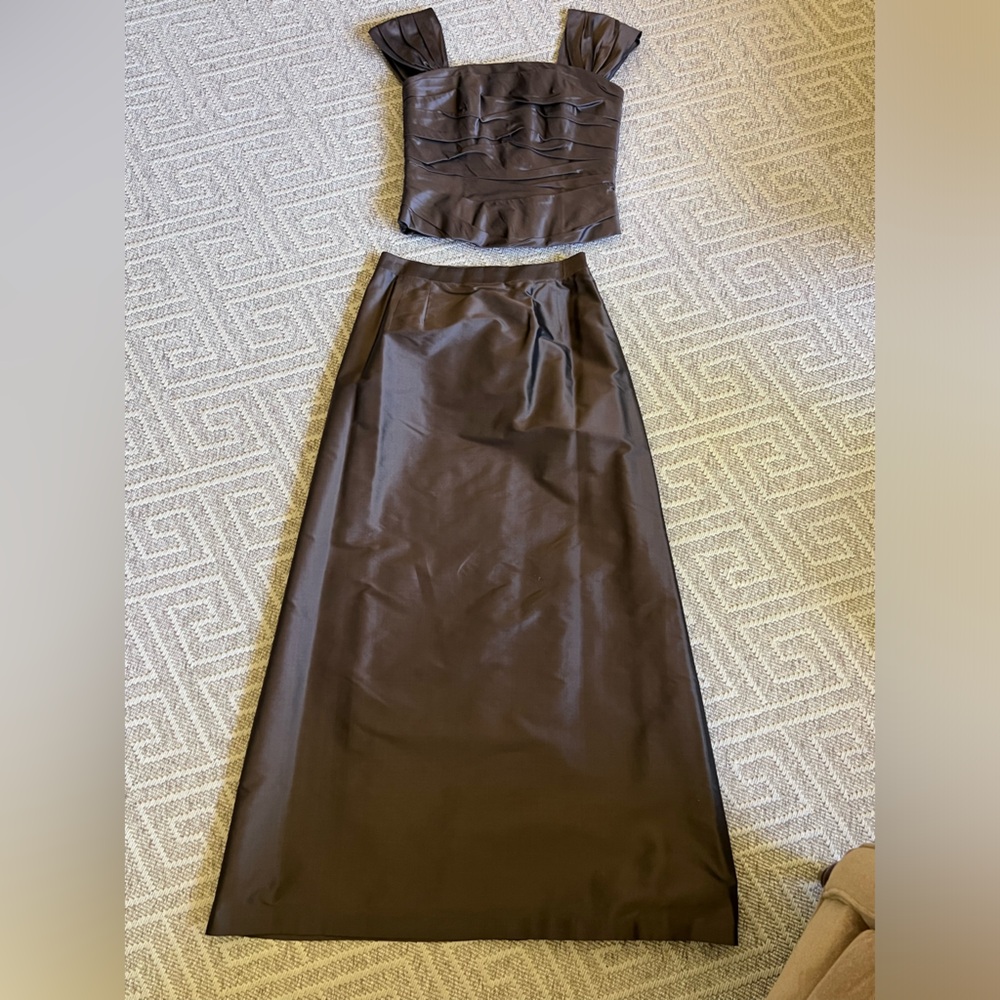 Marisa Baratelli women’s size 8 two piece top and skirt - EUC